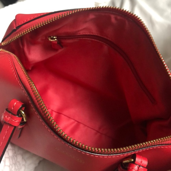 Red Coach handbag - Picture 3 of 5